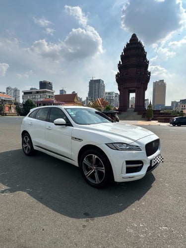 Jaguar F-Pace in excellent condition