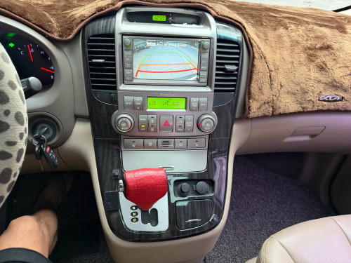 Kia Carnival 2012 ក្នុងលឿង