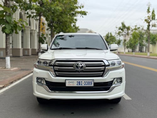 Land Cruiser 017 V6 សាំង full option ហ្សុីនមួយជុំ
