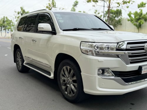 Land Cruiser 017 V6 សាំង full option ហ្សុីនមួយជុំ
