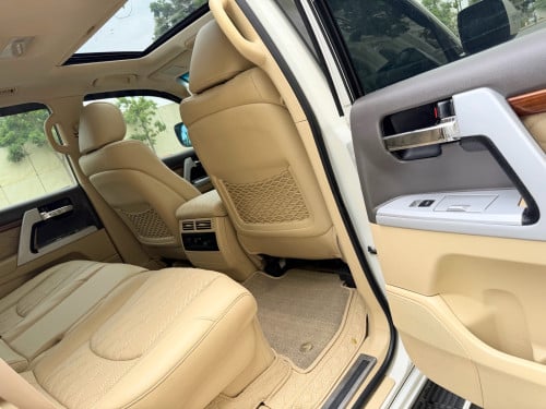 Land Cruiser 017 V6 សាំង full option ហ្សុីនមួយជុំ