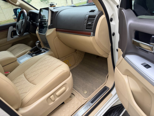 Land Cruiser 017 V6 សាំង full option ហ្សុីនមួយជុំ