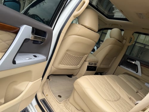 Land Cruiser 017 V6 សាំង full option ហ្សុីនមួយជុំ