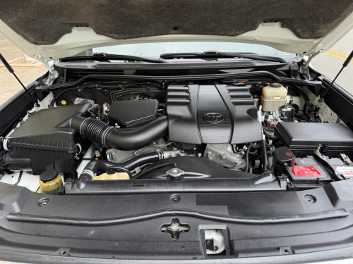 Land Cruiser 017 V6 សាំង full option ហ្សុីនមួយជុំ