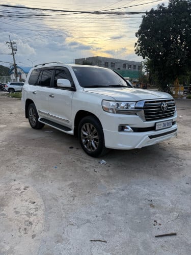 Landcruiser 2013 V6 petrol