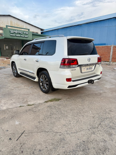 Landcruiser 2013 V6 petrol