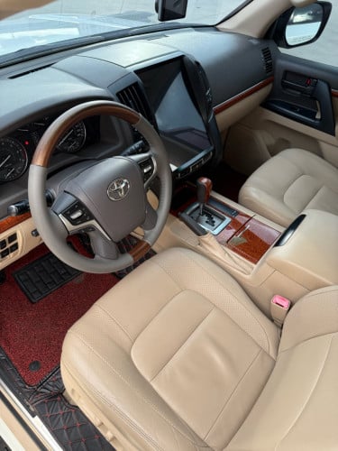 Landcruiser 2013 V6 petrol