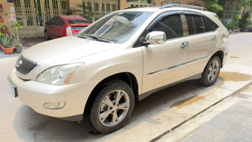 Leuxs RX330 2004 ប៉ុង1