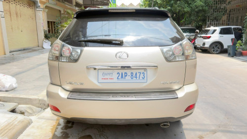 Leuxs RX330 2004 ប៉ុង1