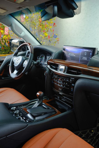 Lexus 570 2018 Supersport S