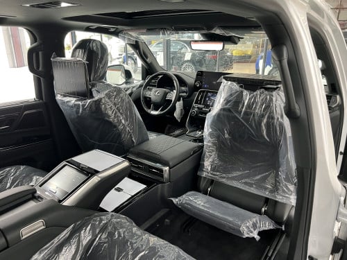 Lexus LX 700h VIP Option (Arab)