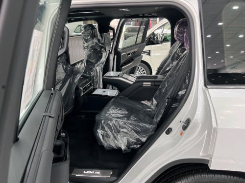 Lexus LX 700h VIP Option (Arab)