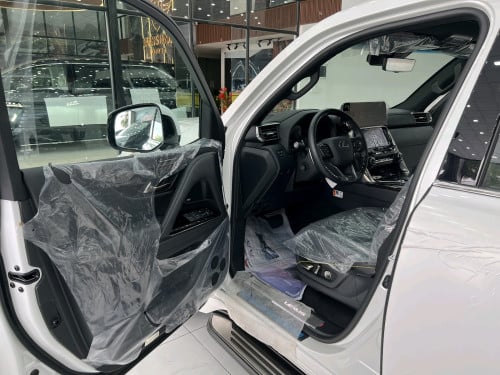 Lexus LX 700h VIP Option (Arab)