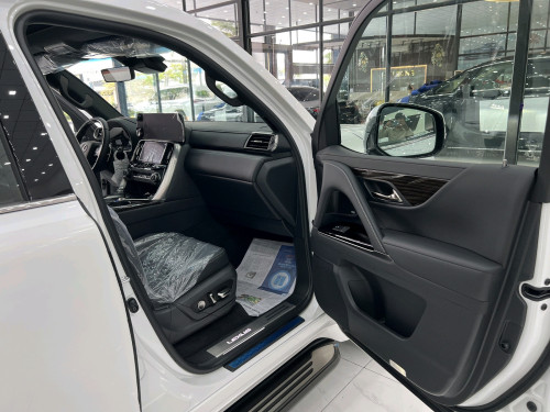 Lexus LX 700h VIP Option (Arab)