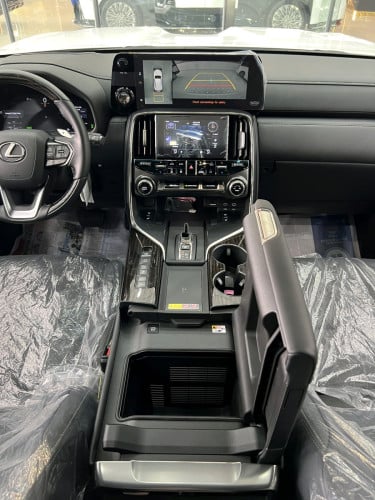 Lexus LX 700h VIP Option (Arab)