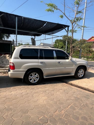 Lexus LX470 ឆ្នាំ2004