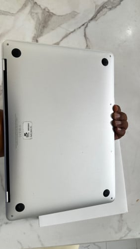 MacBook Pro 2020 13inch Core I5 8G of Ram 256G