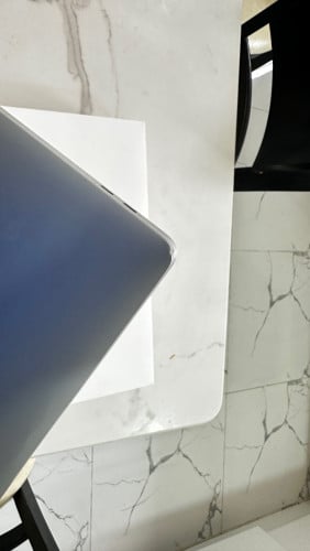 MacBook Pro 2020 13inch Core I5 8G of Ram 256G