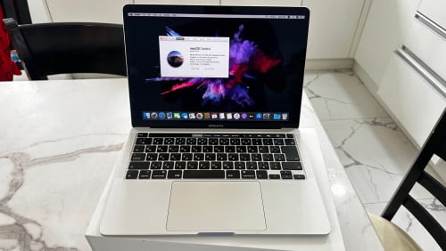 MacBook Pro 2020 13inch Core I5 8G of Ram 256G