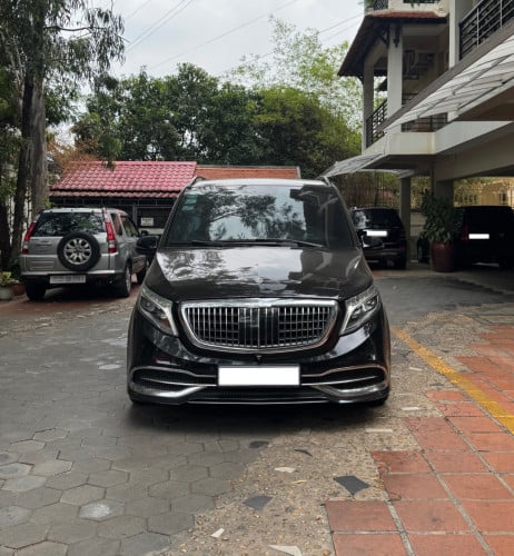 Mercedes Benz V-Class 220D (6 Seat Full Option)