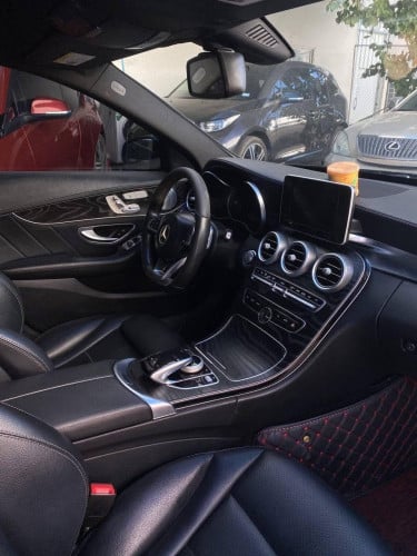 Mercedes C300 ពណ៌ខ្មៅមហាថ្មី ម្ចាស់ផ្ទាល់