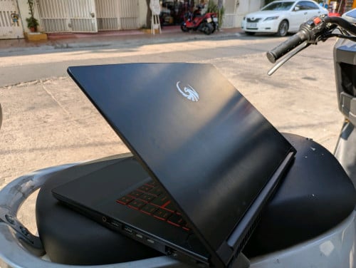Msi Bravo 15 A4DCR/AMD Ryzen 5 12CPUs 3.0Ghz/ram8/SSD512/15.6inch/Radeon RX5300M 3G gaming