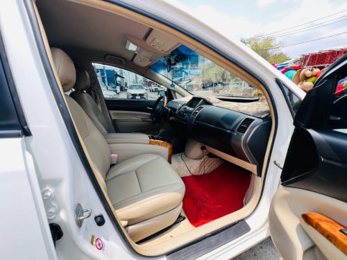 Prius 05 hfull ធានាឡានស្អាត រំលោះសុទ្ធបាន