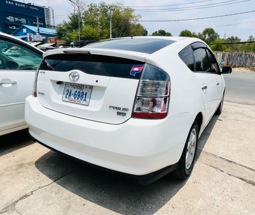 Prius 05 hfull ធានាឡានស្អាត រំលោះសុទ្ធបាន