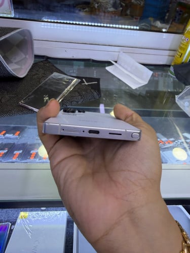 Samsung S25ultra 256G ក្រុមហ៊ុន sim2 នៅស្អាតដូចថ្មី