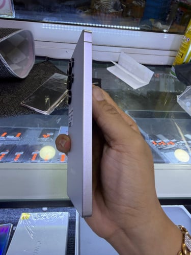Samsung S25ultra 256G ក្រុមហ៊ុន sim2 នៅស្អាតដូចថ្មី