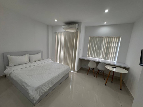 Swimming Pool studio type apartment for rent with Gym in BKK1