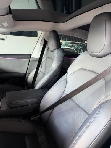 Tesla Model 3 2024 ឡាននៅក្រដាសពន្ធ ប្រើបាន 1មុឺនគីឡូជាង ស្រុីនមួយជុំ
