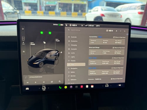 Tesla Model 3 2024 ឡាននៅក្រដាសពន្ធ ប្រើបាន 1មុឺនគីឡូជាង ស្រុីនមួយជុំ