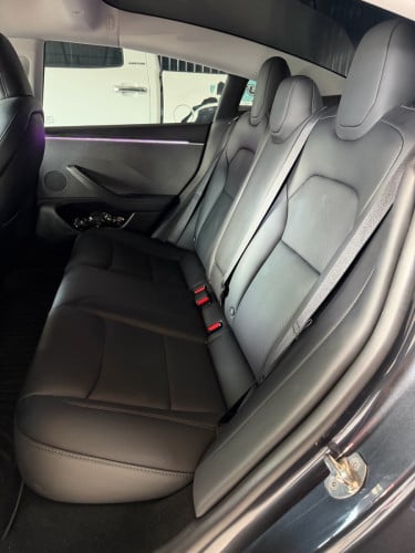 Tesla Model 3 2024 ឡាននៅក្រដាសពន្ធ ប្រើបាន 1មុឺនគីឡូជាង ស្រុីនមួយជុំ