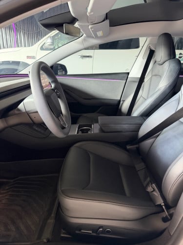 Tesla Model 3 2024 ឡាននៅក្រដាសពន្ធ ប្រើបាន 1មុឺនគីឡូជាង ស្រុីនមួយជុំ
