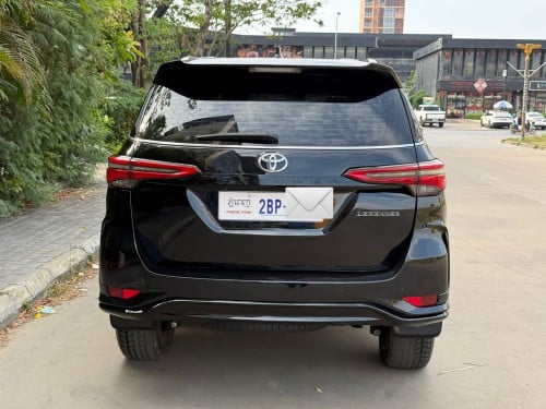 Toyota Fortuner Legender ស៊េរីឆ្នាំ 2022