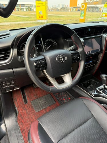 Toyota Fortuner Legender ស៊េរីឆ្នាំ 2022