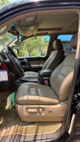 Toyota Land Cruiser Full Option VIP
