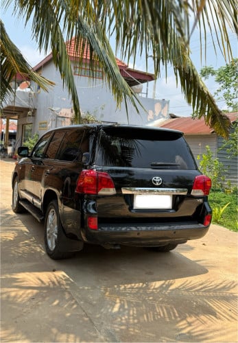 Toyota Land Cruiser Full Option VIP
