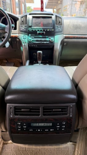 Toyota Land Cruiser Full Option VIP