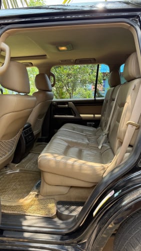 Toyota Land Cruiser Full Option VIP