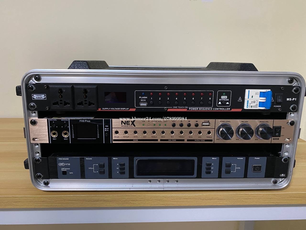 ឈុត microphone karaoke