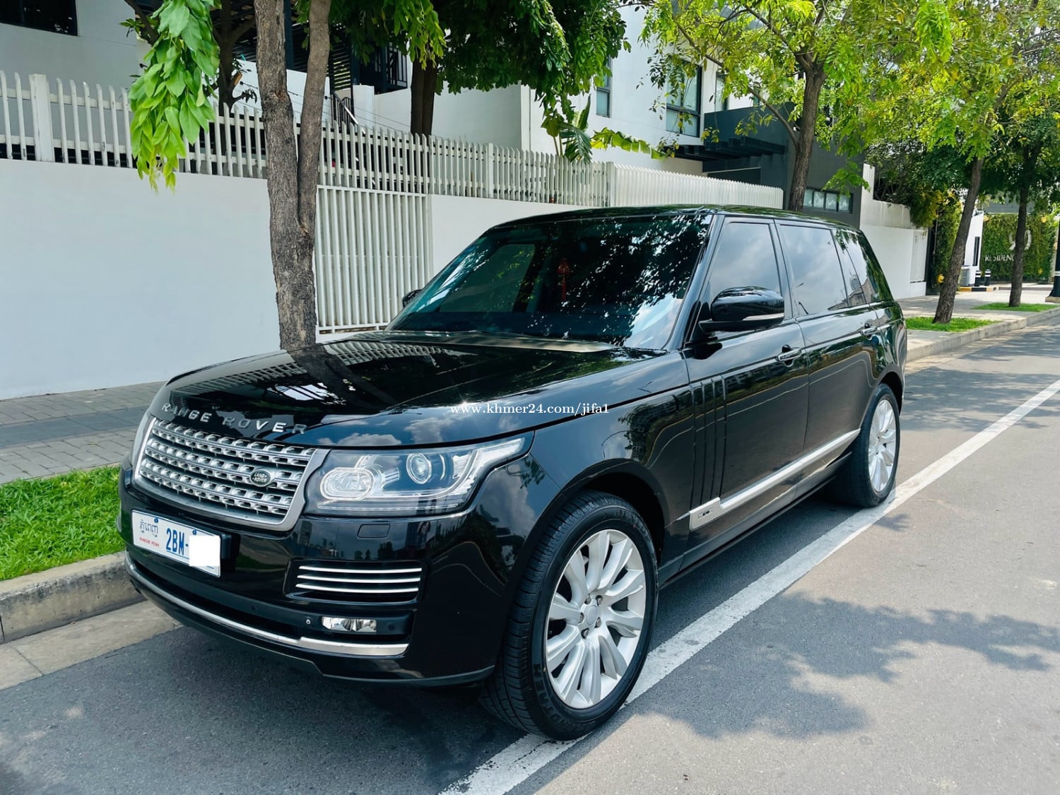 លក់រថយន្តជិះផ្ទាល់ខ្លួន! (Range Rover Vogue SE 2015)