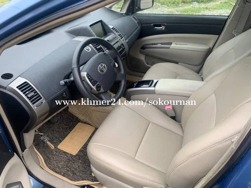 ឡាន ជួល ឡាន ព្រូស សំរាប់ជួល toyota Prius for rent 丰田普锐斯招租 普锐斯出租