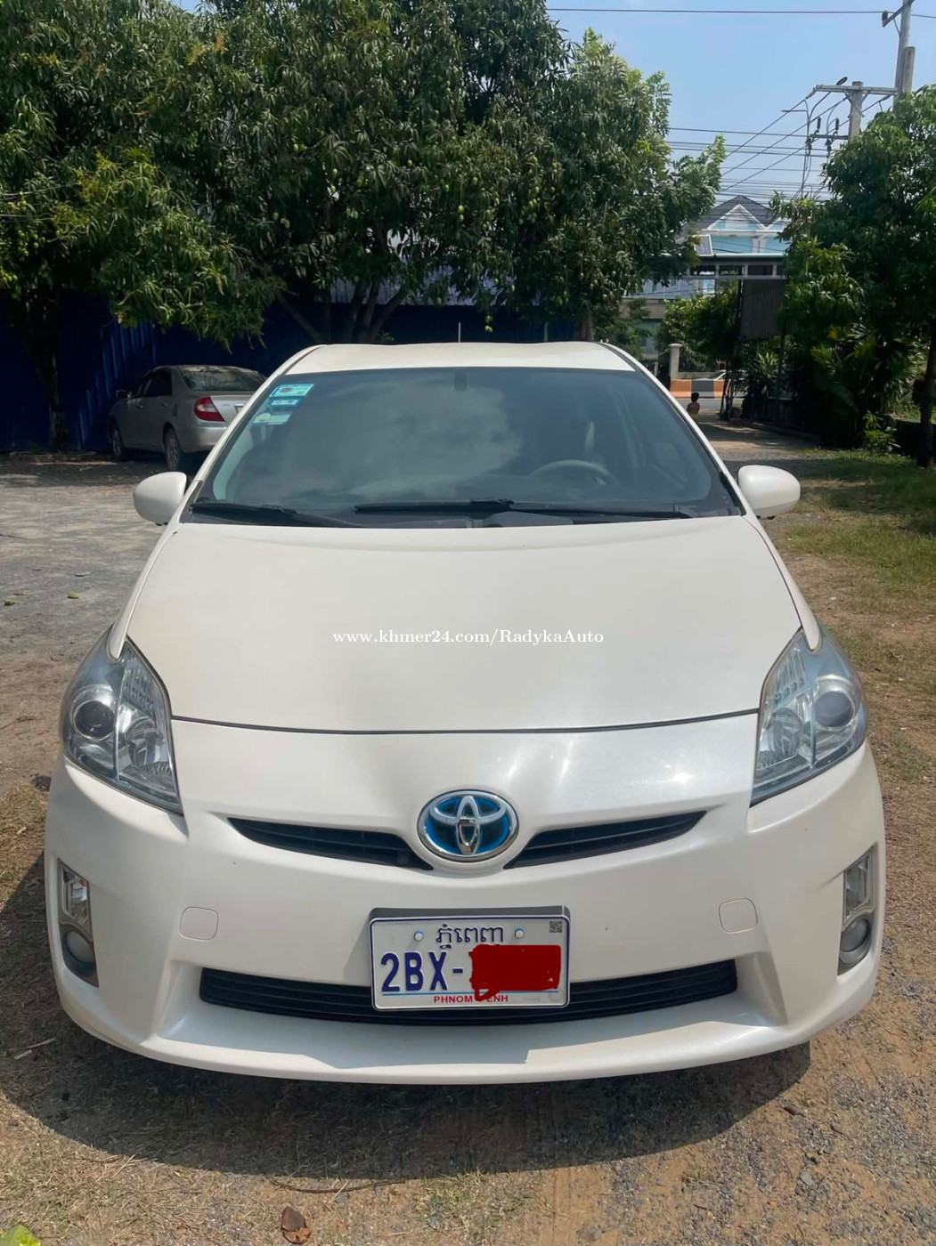 Prius options 3 ឡានអ្នកប្រើផ្ទាល់ ចង់លក់