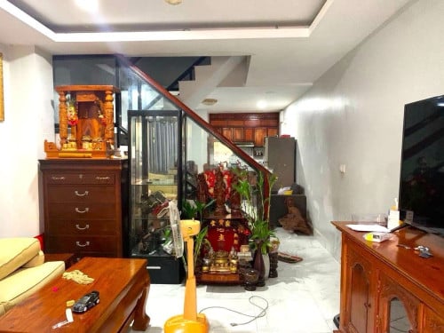 ផ្ទះអាជីវកម្មលក់បន្ទាន់​ នៅឬស្សីកែវ