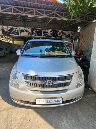 រថយន្តសម្រាប់ជួលជាថ្ងៃ ជាខែ