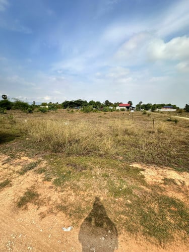 ដីលក់