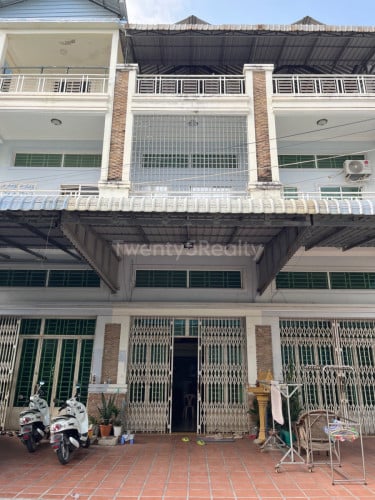ផ្ទះ​ក្បែរ​ផ្សារ​ដីហុយ​លក់​បន្ទាន់​!