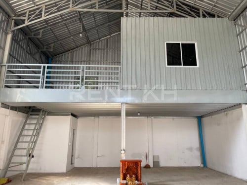 ឃ្លាំងជួលនៅជិតវត្តអង្គតាមិញ